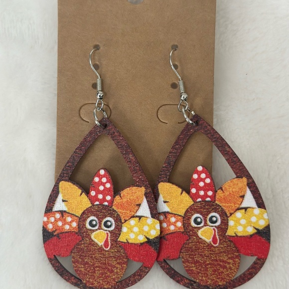 Praise Worthy Earring Bundle - Picture 3 of 8